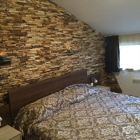 1 Bedroom Near Gondola *